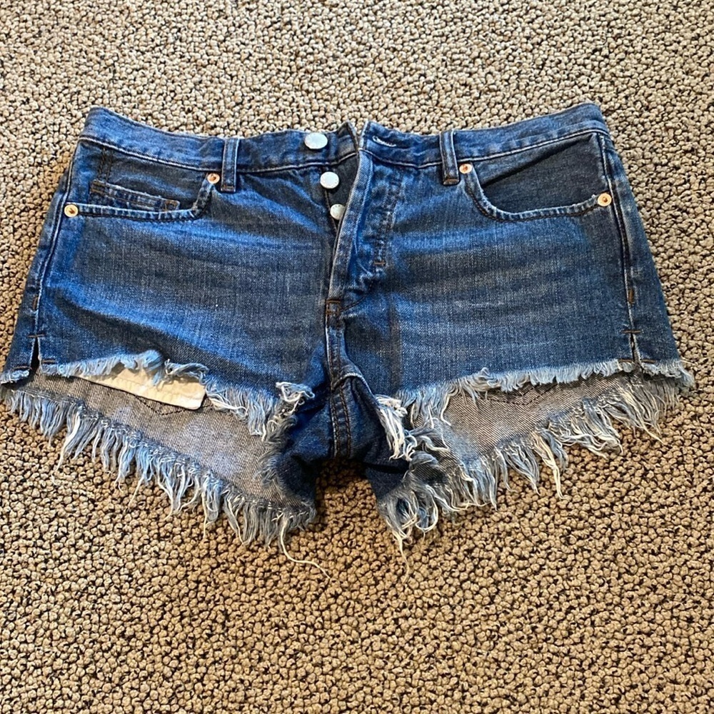 We The Free Denim  Button Fly Distressed Shorts Size 26 in Like New Condition